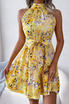 Robe Champêtre Courte À Fleurs Col Licou Ceinture Nœud À La Taille Été