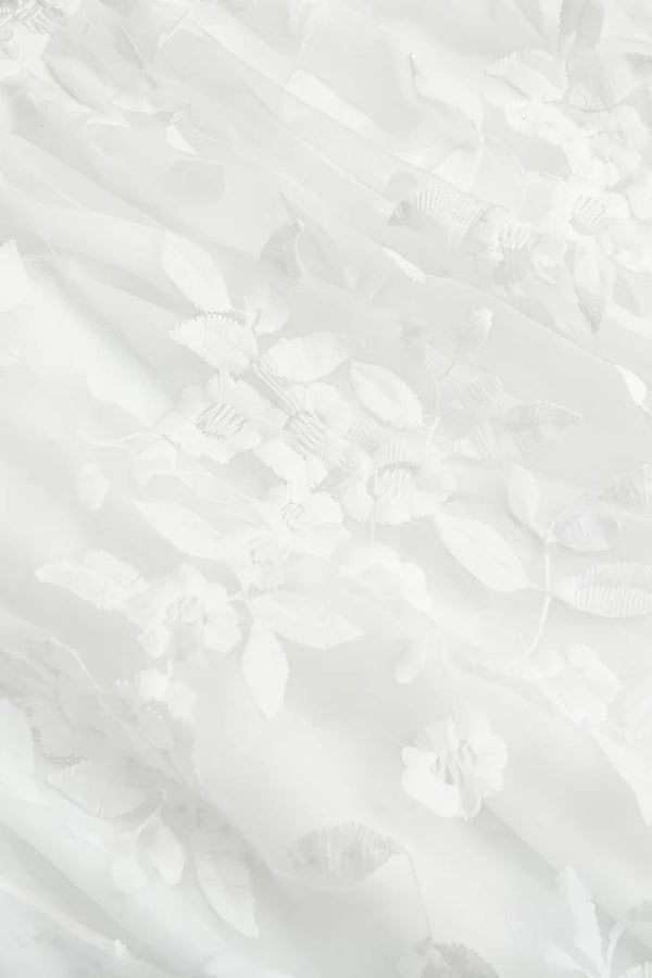 Robe Champêtre Courte Col En V Bretelles Fines Dentelle Fleurie Coupe A-Line Blanche