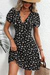 Robe Champêtre Courte Col En V Manches Bouffantes Coupe Portefeuille Fleurie Noire