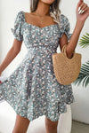 Robe Champêtre Courte Plissée Fleurie Manches Courtes