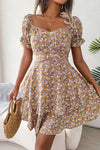 Robe Champêtre Courte Plissée Fleurie Manches Courtes