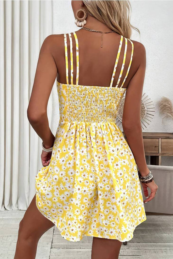 Robe Champêtre Courte Trapèze Jaune À Marguerites Bretelles Fines Sans Manches