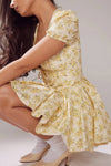 Robe Champêtre Jaune À Fleurs Manches Bouffantes Col V Taille Empire Jupe Trapèze Courte