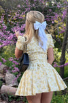 Robe Champêtre Jaune À Fleurs Manches Bouffantes Col V Taille Empire Jupe Trapèze Courte