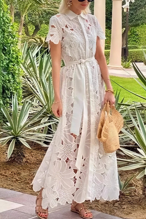 Robe Champêtre Longue Blanche En Dentelle Col Chemise Boutonnée Manches Courtes Bohème Maxi