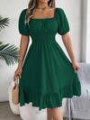 Robe Champêtre Midi Col Carré Manches Bouffantes Taille Smockée Coupe A-Line Ourlet Volant