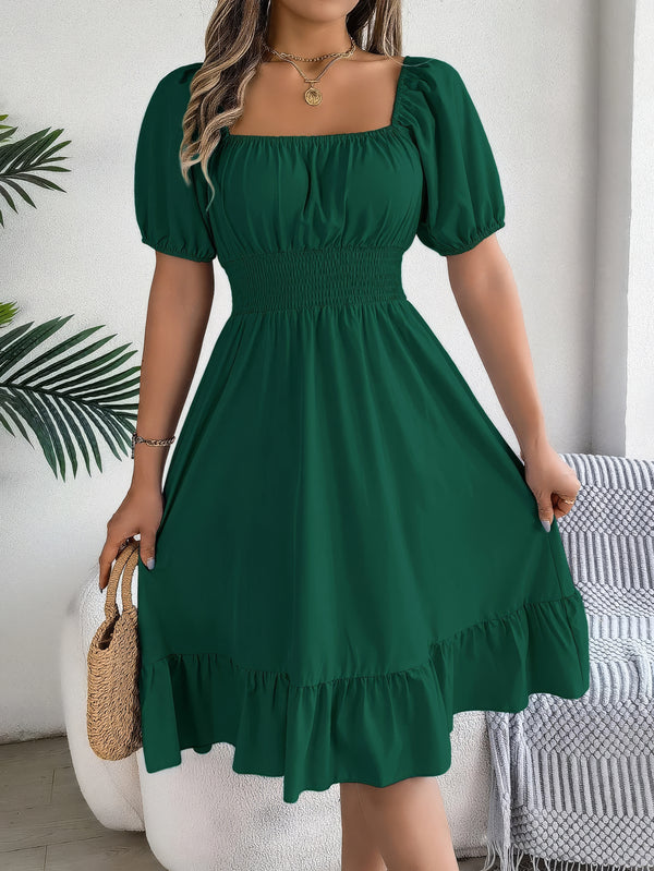 Robe Champêtre Midi Col Carré Manches Bouffantes Taille Smockée Coupe A-Line Ourlet Volant