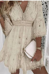 Robe Champêtre Courte Col En V Manches 3/4 Évasées Broderie Anglaise Coupe A-Line
