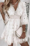 Robe Champêtre Courte Col En V Manches 3/4 Évasées Broderie Anglaise Coupe A-Line