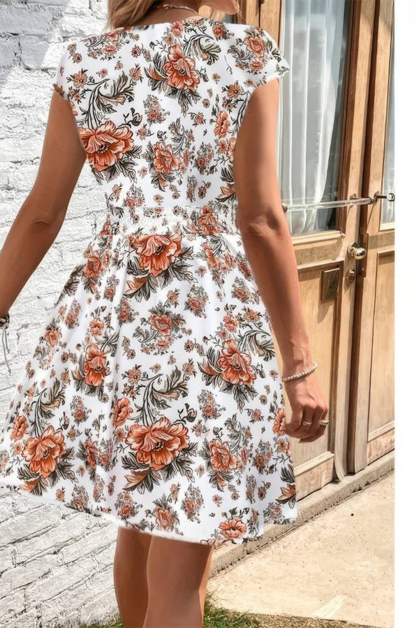 Robe Champêtre Courte Col En V Manches Courtes Taille Smockée Coupe A-Line Fleurie