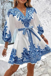Robe Champêtre Courte Vintage Col V Manches Bouffantes Ceinture Imprimé Baroque