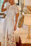 Robe Champêtre Longue Blanche En Dentelle Col Chemise Boutonnée Manches Courtes Bohème Maxi