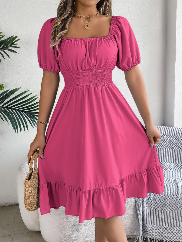 Robe Champêtre Midi Col Carré Manches Bouffantes Taille Smockée Coupe A-Line Ourlet Volant