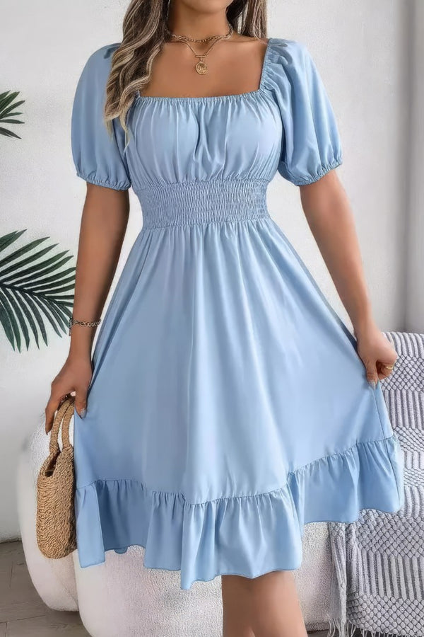 Robe Champêtre Midi Col Carré Manches Bouffantes Taille Smockée Coupe A-Line Ourlet Volant