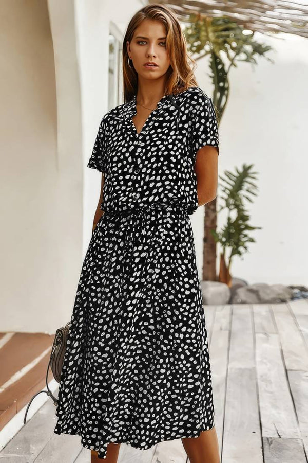 Robe Champêtre Midi Col Chemise Manches Courtes Taille Ceinturée Coupe A-Line À Pois