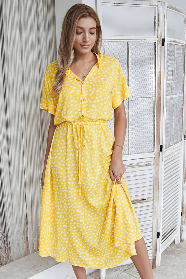 Robe Champêtre Midi Col Chemise Manches Courtes Taille Ceinturée Coupe A-Line À Pois